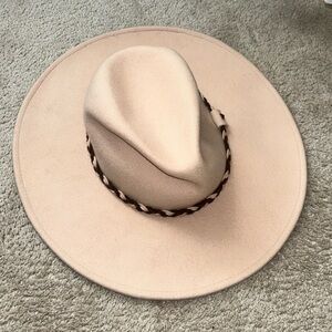Flat brim Montana suede hat